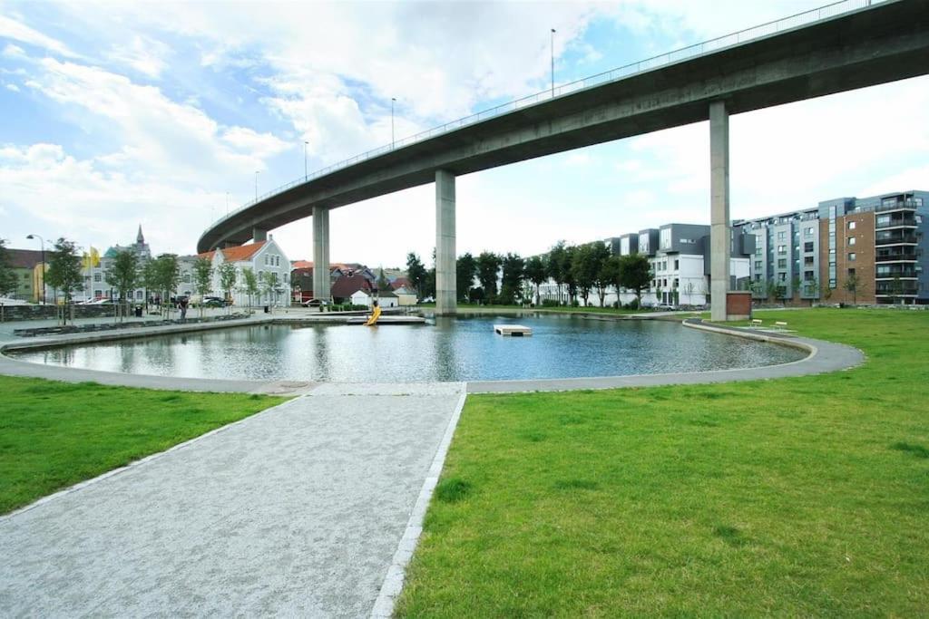 Spacious Waterfront Apartment With Free Parking - Upgraded 2024 Stavanger Extérieur photo